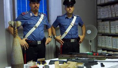 Teneva in casa una bomba da mortaio, artigiano ai domiciliari