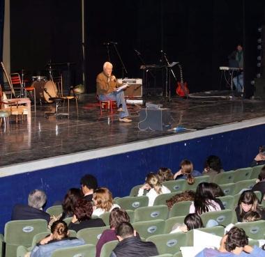 La platea del teatro Verdi durante un incontro 