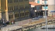 <b>LUNGOMARE.</b> Divieto di sosta per le bancarelle