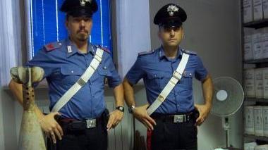 La bomba da mortaio e altre munizioni da guerra insieme alle armi che invece l’artigiano deteneva regolarmente