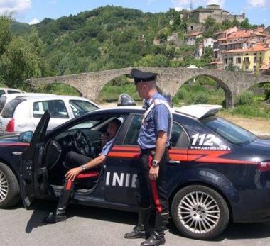 Auto pattuglia dei carabinieri            