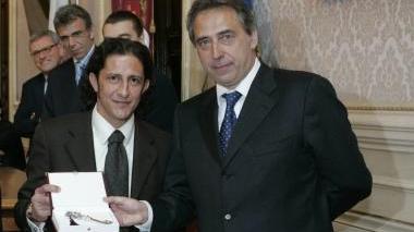Una foto del marzo 2007 quando Protti ricevette la cittadinanza onoraria