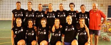 A sinistra coach Mauro Innocenti confermato al timone del team A destra la nuova centrale Chiara Brandini prelevata da Siena 