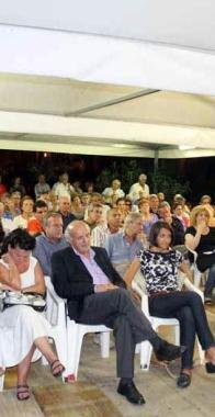 <strong>DIBATTITO.</strong> Il presidente della Regione Rossi con il sindaco alla Festa degli arancioni