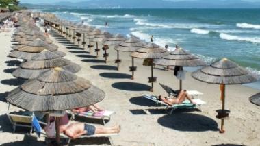 Scontrino anche sulla spiaggia per ombrelloni, lettini e pedalò