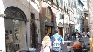 Un flusso di mille turisti al giorno