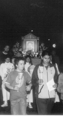 Una processione in notturna 
