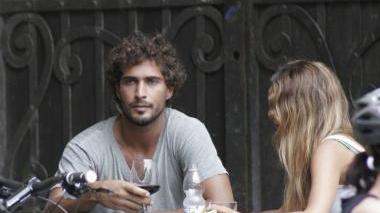 Thyago Alves e la sua fidanzata pratese al Caffè delle Logge