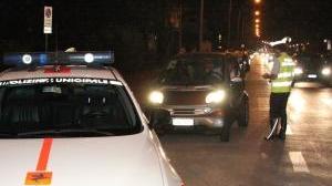 Vigili sul viale a Mare