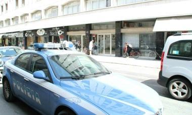 L’intervento della polizia in via Marradi