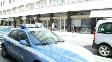 L’intervento della polizia in via Marradi