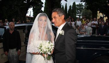 Le nozze della Gregoraci tengono banco: Briatore col figlio Nathan in chiesa