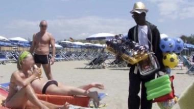 Falsi in spiaggia, raffica di denunce dei carabinieri