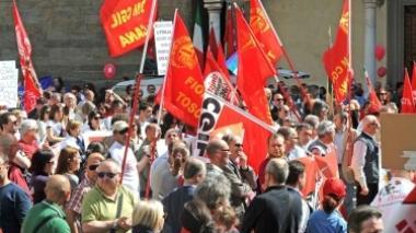 Uffici pubblici, raccolta rifiuti, bus e asili in tilt per lo sciopero Cgil
