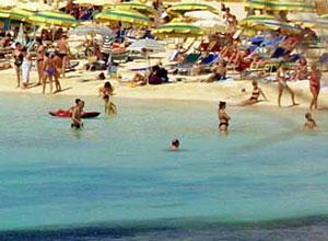 Coppia di turisti lucchesi rischiano di annegare ad Arbus