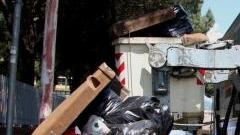 Un cassonetto di rifiuti