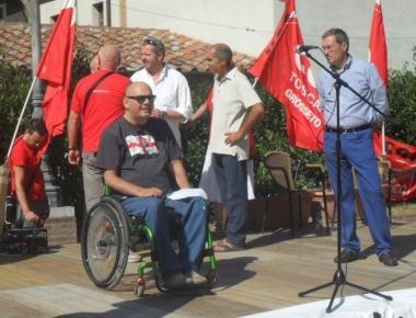 <b>LACCUSA.</b> Massimiliano Frascino durante il suo intervento in piazza San Francesco       