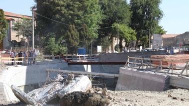 La bomba che è stata ritrovata durante i lavori di scavo del fosso in viale Caprera