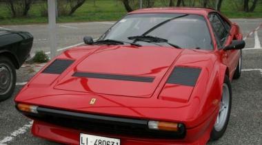 Ferrari in piazza per la fine dell'estate