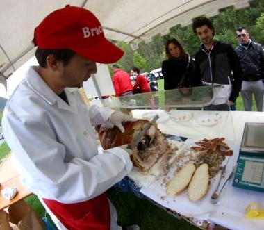 Un venditore di porchetta 