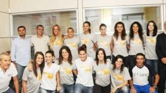Giocatrici, staff tecnico e societario della Tis Pallavolo