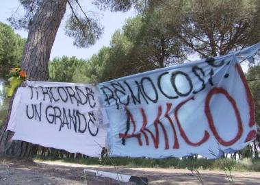 Striscione sullAurelia per Simone 