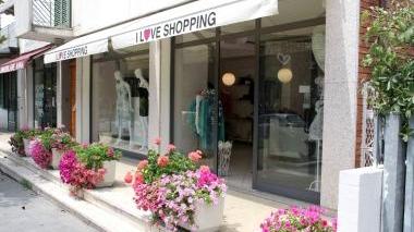 Il negozio I love shopping di via San Francesco