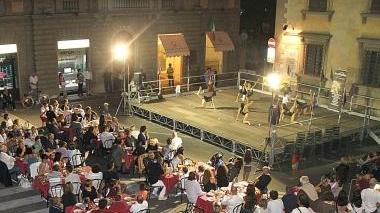 Matteo Franconi e sopra piazza Martiri della Libertà in festa