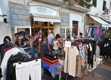 Lo sbaracco in un negozio 