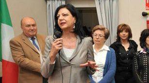 Norma Biasci e, a destra col microfono, Roberta Gori