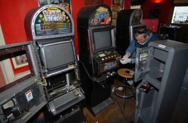Videogiochi scassinati allinterno di un bar (Foto darchivio) 