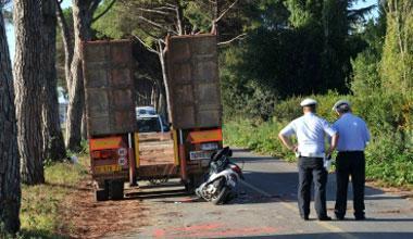 Studente morto con lo scooter: il rimorchio non doveva essere lì