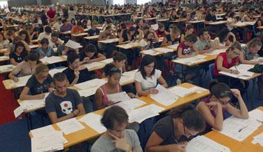 In tremila per provare a fare l'infermiere