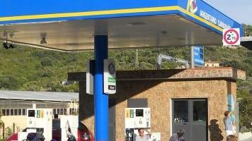 Benzina e gasolio senza marchio