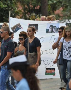 Lo striscione fatto dagli amici 