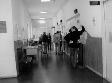<b>CENSIMENTO. </b>Persone in coda allufficio anagrafe del Comune                  