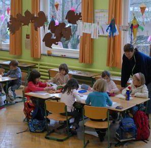 Piccoli allievi di una scuola materna     