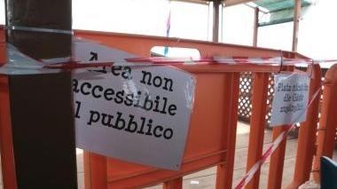L’area contestata dalla Finanza transennata e off-limits ai bagnanti