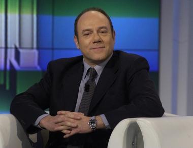 Dallalto: Carlo Verdone, Alberto Pincione, lo scenario di Convivere della quinta edizione e il pubblico nel piazzale dellistituto Figlie di Ges&ugrave;  