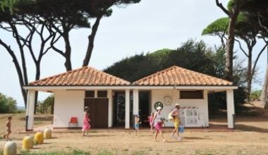 I bagni comunali nella pineta di Baratti                          