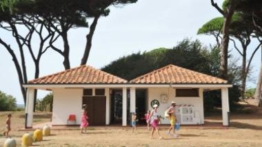 I bagni comunali nella pineta di Baratti