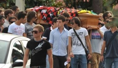 «Ciao Jo, ci mancheranno il tuo sorriso e la tua gioia». L'ultimo saluto a Jocelyn Toninelli, morto a 17 anni mentre andava a scuola