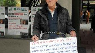 Gianfranco Mannini (Caregivers) si era anche incatenato contro la delibera
