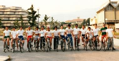 I pionieri della Biciclettata davanti allauditorium 