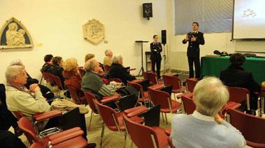Carabinieri fanno lezioni antitruffe agli anziani