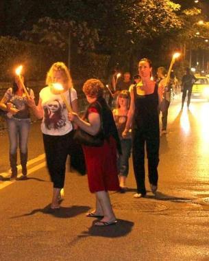 La fiaccolata contro la prostituzione a Marina 