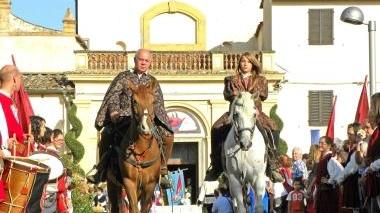 A Badia torna la sfilata in costume