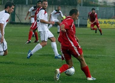 <b>IL CAPITANO</b> del Pelli Santacroce Christian Scalzo in azione              
