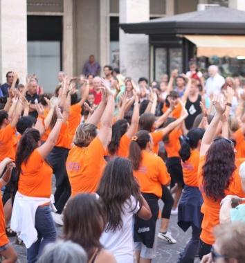 <b>FLASH MOB.</b> Con lAccademia dello Spettacolo 