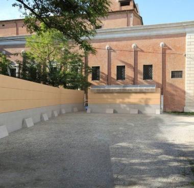 Via i marciapiedi e niente cassonetti che verranno interrati in via Consoli Sì ai mercatini e ai grandi eventi